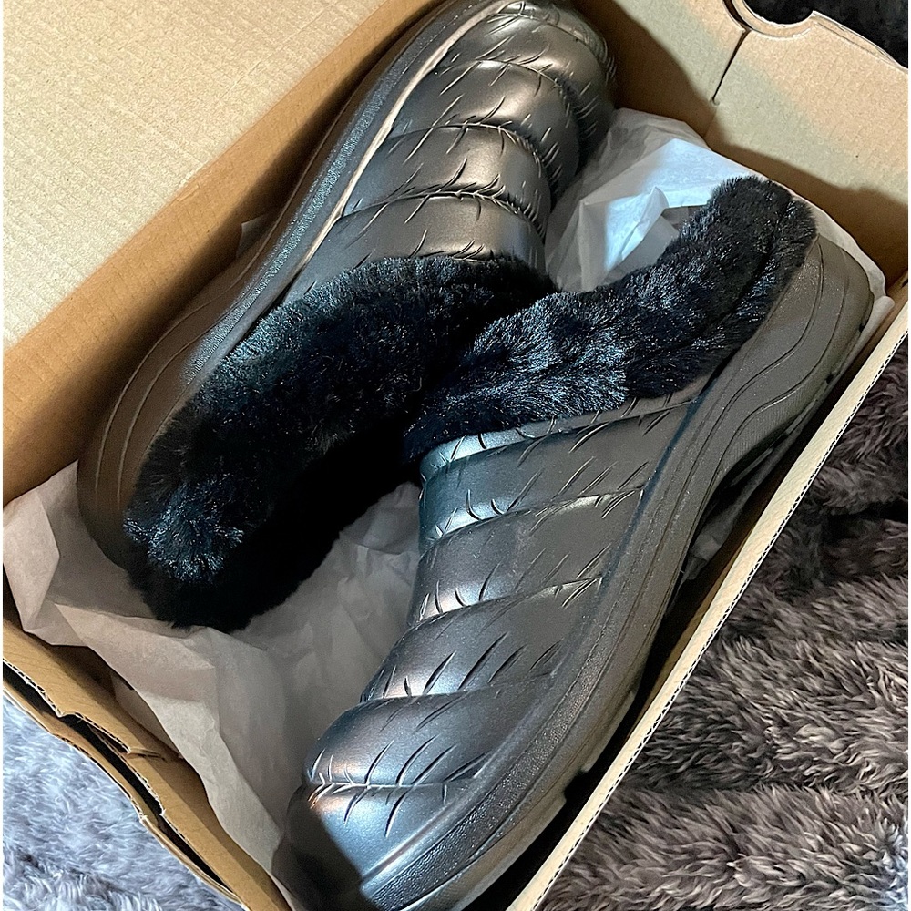 Skechers FOAMIES Black faux fur lined Clogs Slides Mules machine washable size 8